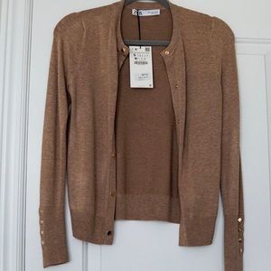 Zara Cardigan with Gold button detailing. Excellent Condition. Never worn. NWT.